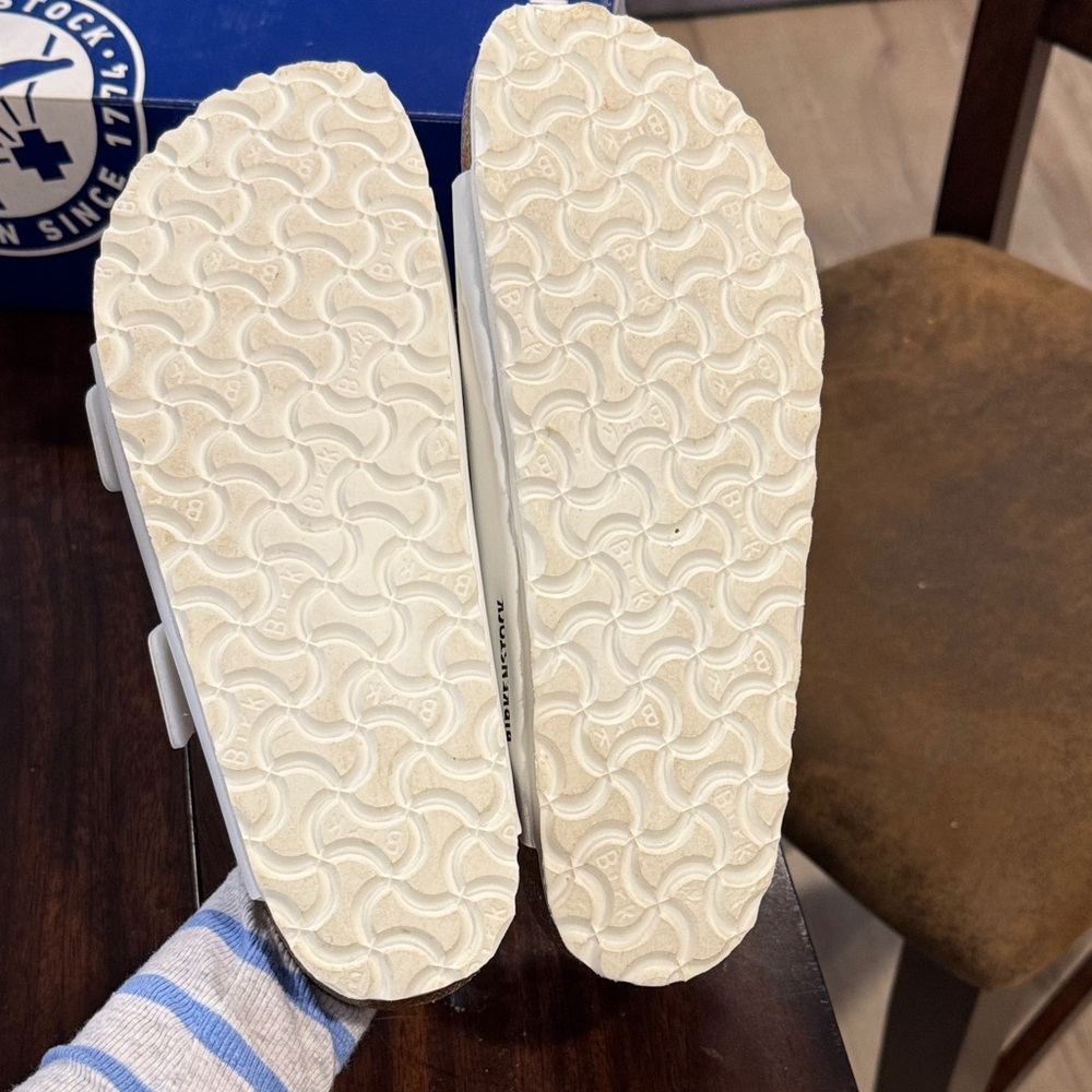 Birkenstock Arizona White Dual-Strap Sandals - Picture 4 of 5